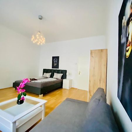Family Apartment Th8 8 Відень Екстер'єр фото