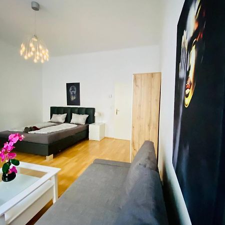 Family Apartment Th8 8 Відень Екстер'єр фото