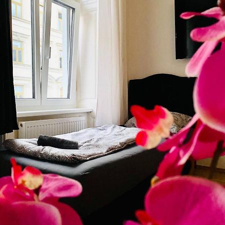 Family Apartment Th8 8 Відень Екстер'єр фото