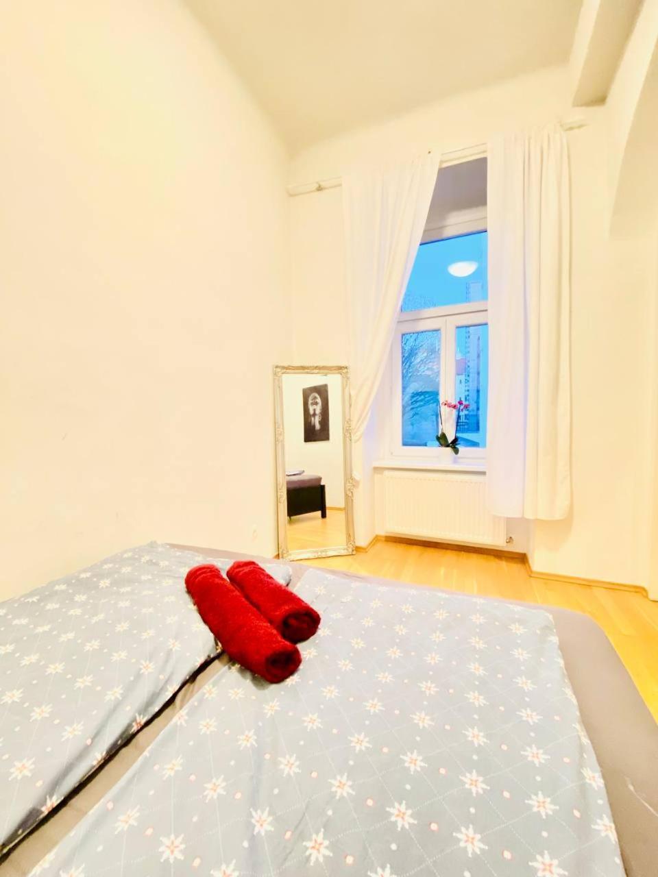 Family Apartment Th8 8 Відень Екстер'єр фото