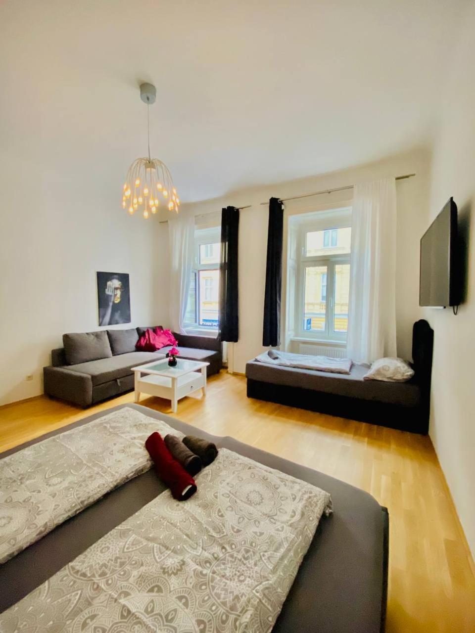 Family Apartment Th8 8 Відень Екстер'єр фото