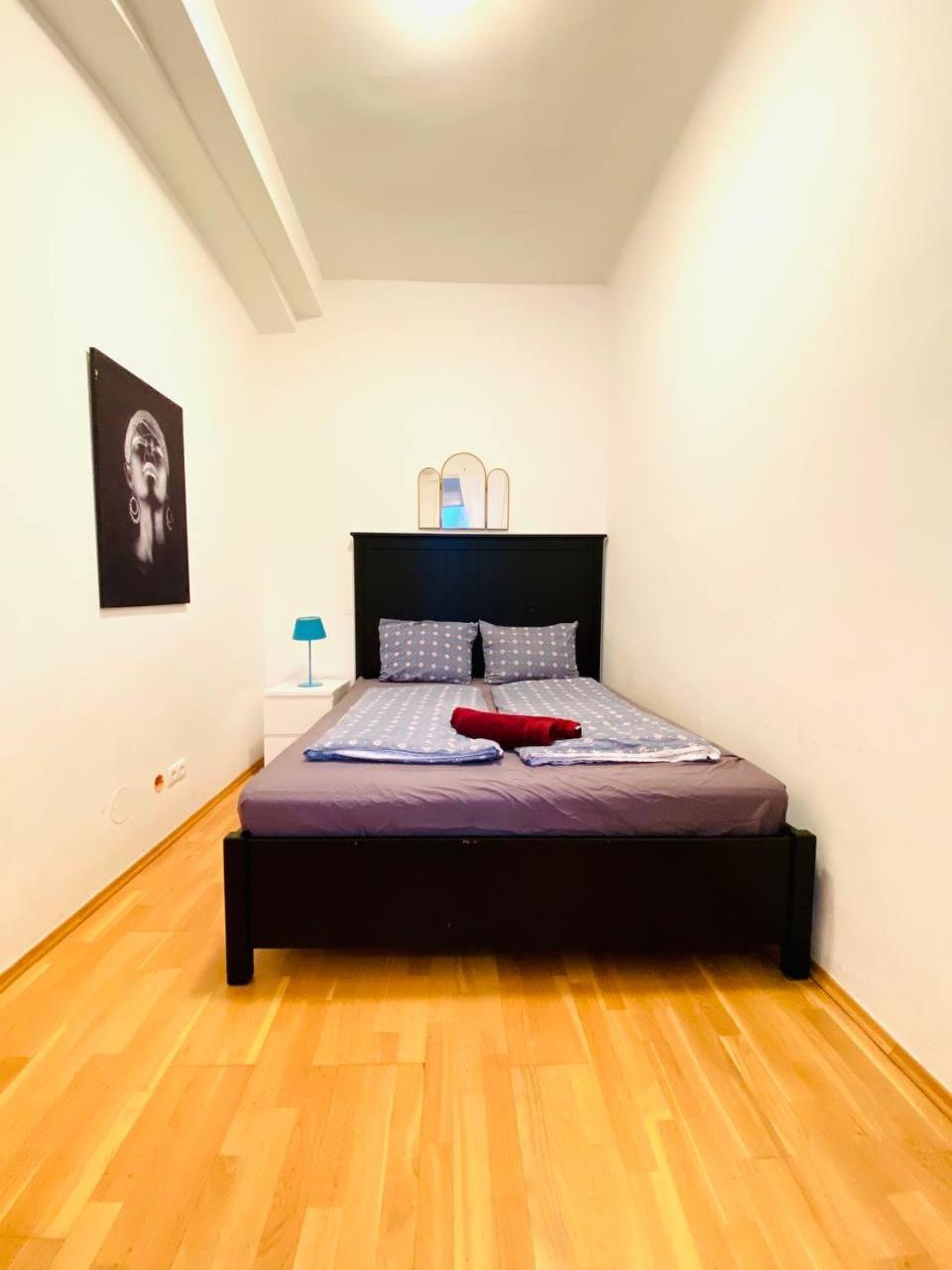 Family Apartment Th8 8 Відень Екстер'єр фото