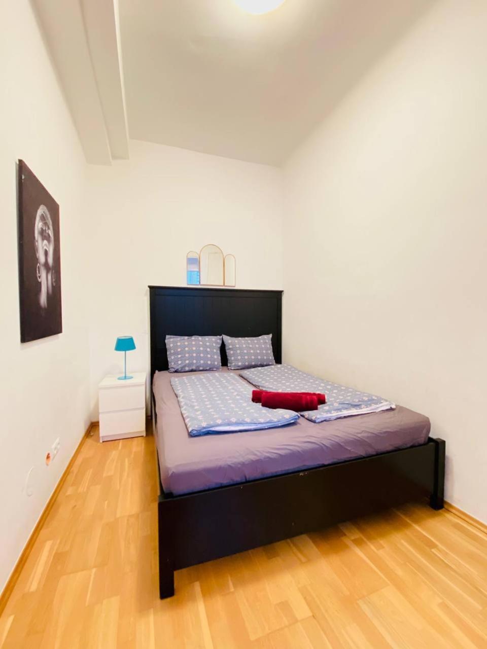 Family Apartment Th8 8 Відень Екстер'єр фото