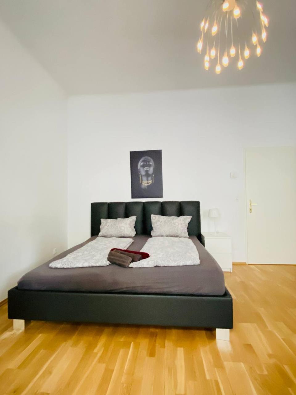 Family Apartment Th8 8 Відень Екстер'єр фото