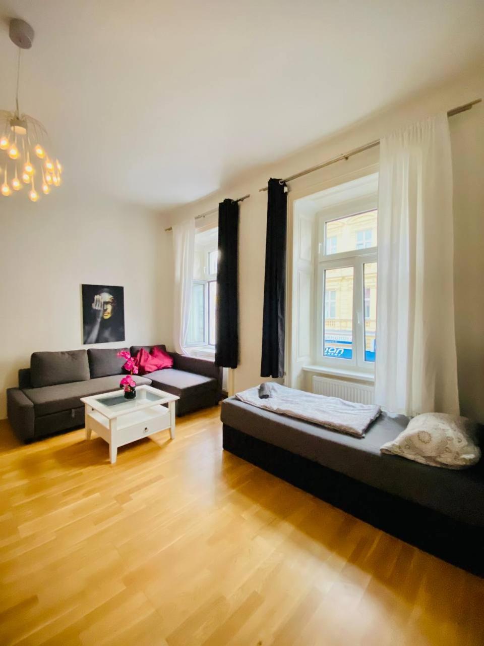 Family Apartment Th8 8 Відень Екстер'єр фото