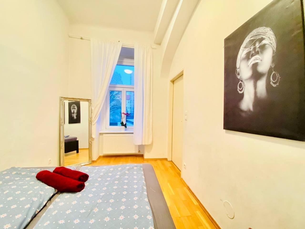 Family Apartment Th8 8 Відень Екстер'єр фото