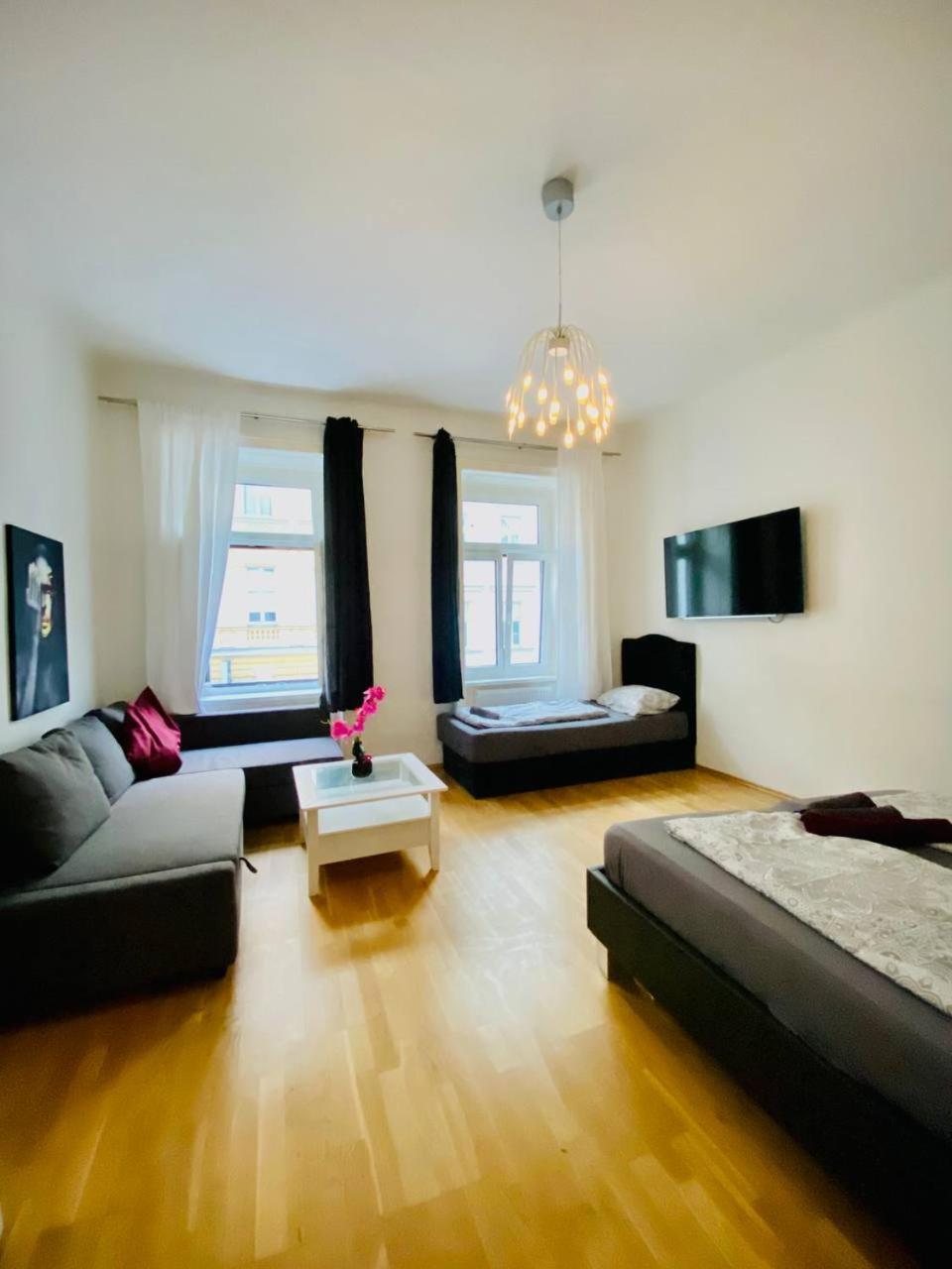 Family Apartment Th8 8 Відень Екстер'єр фото