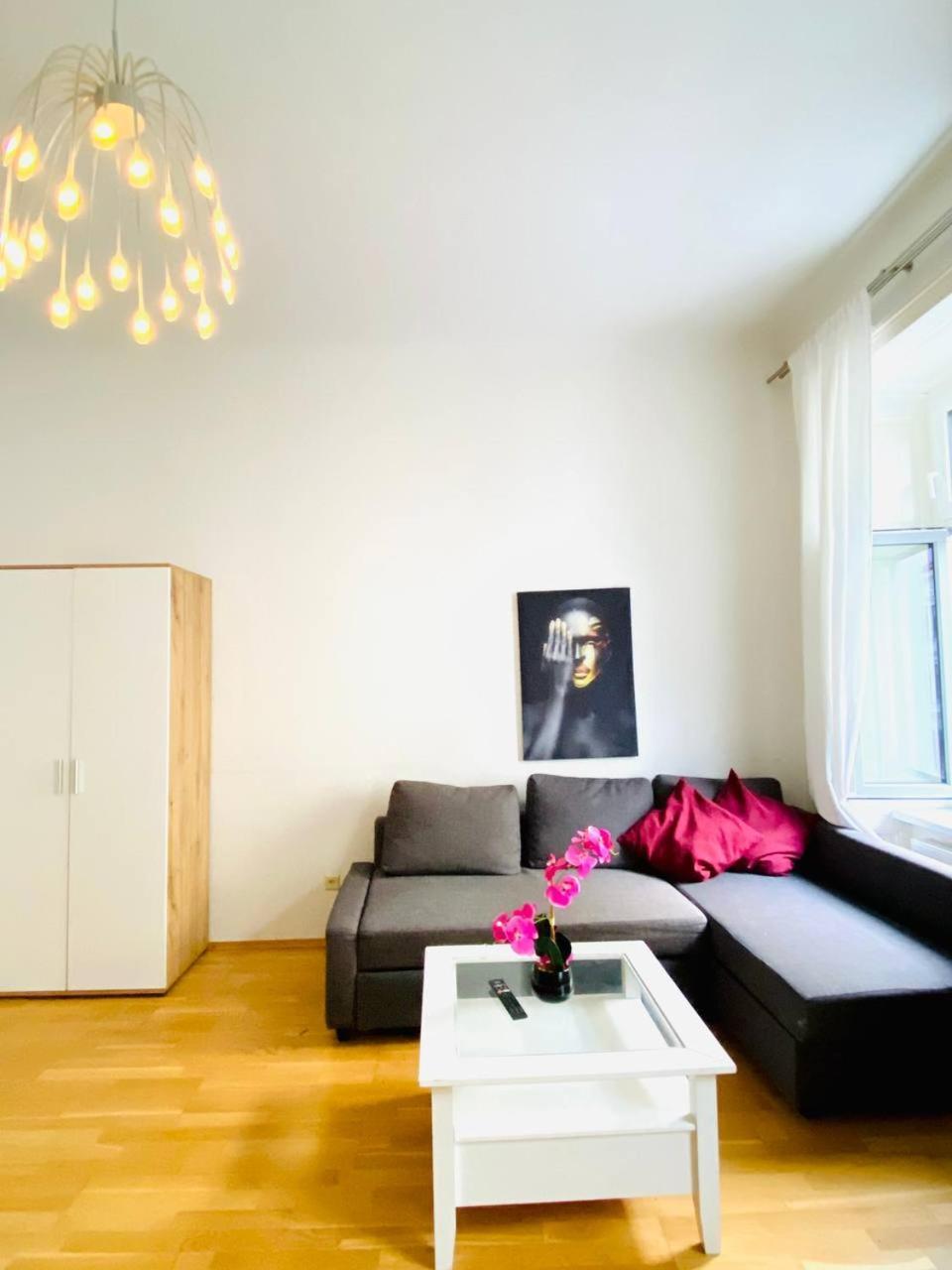 Family Apartment Th8 8 Відень Екстер'єр фото