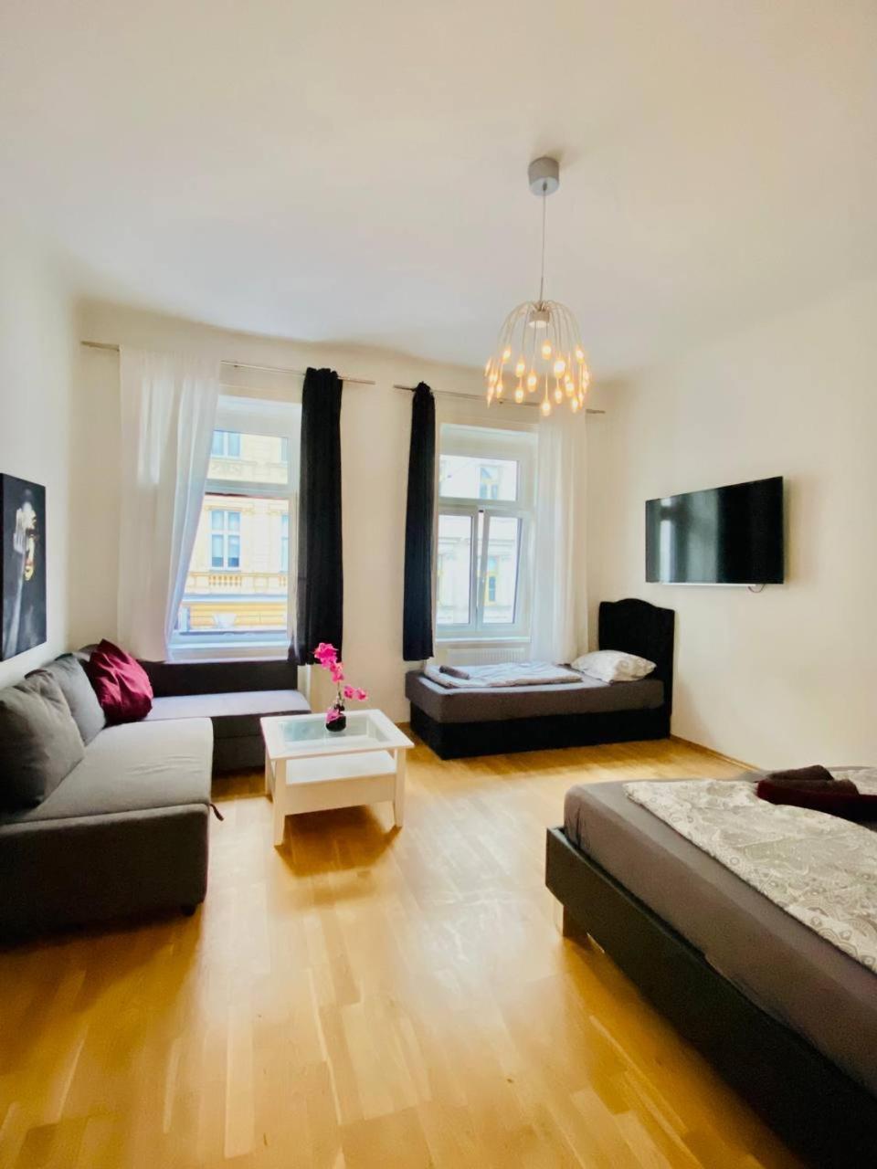 Family Apartment Th8 8 Відень Екстер'єр фото