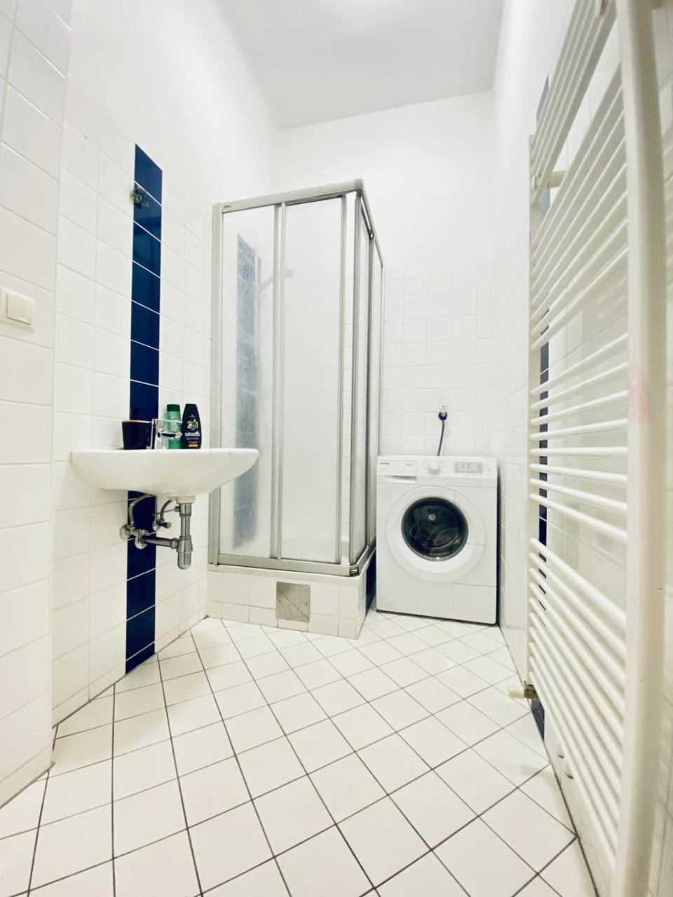 Family Apartment Th8 8 Відень Екстер'єр фото