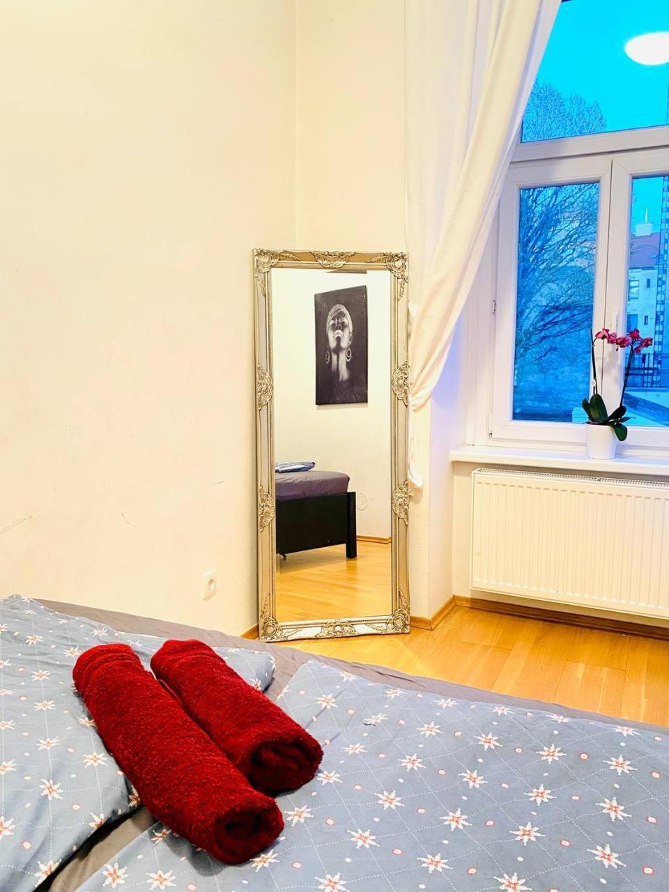 Family Apartment Th8 8 Відень Екстер'єр фото